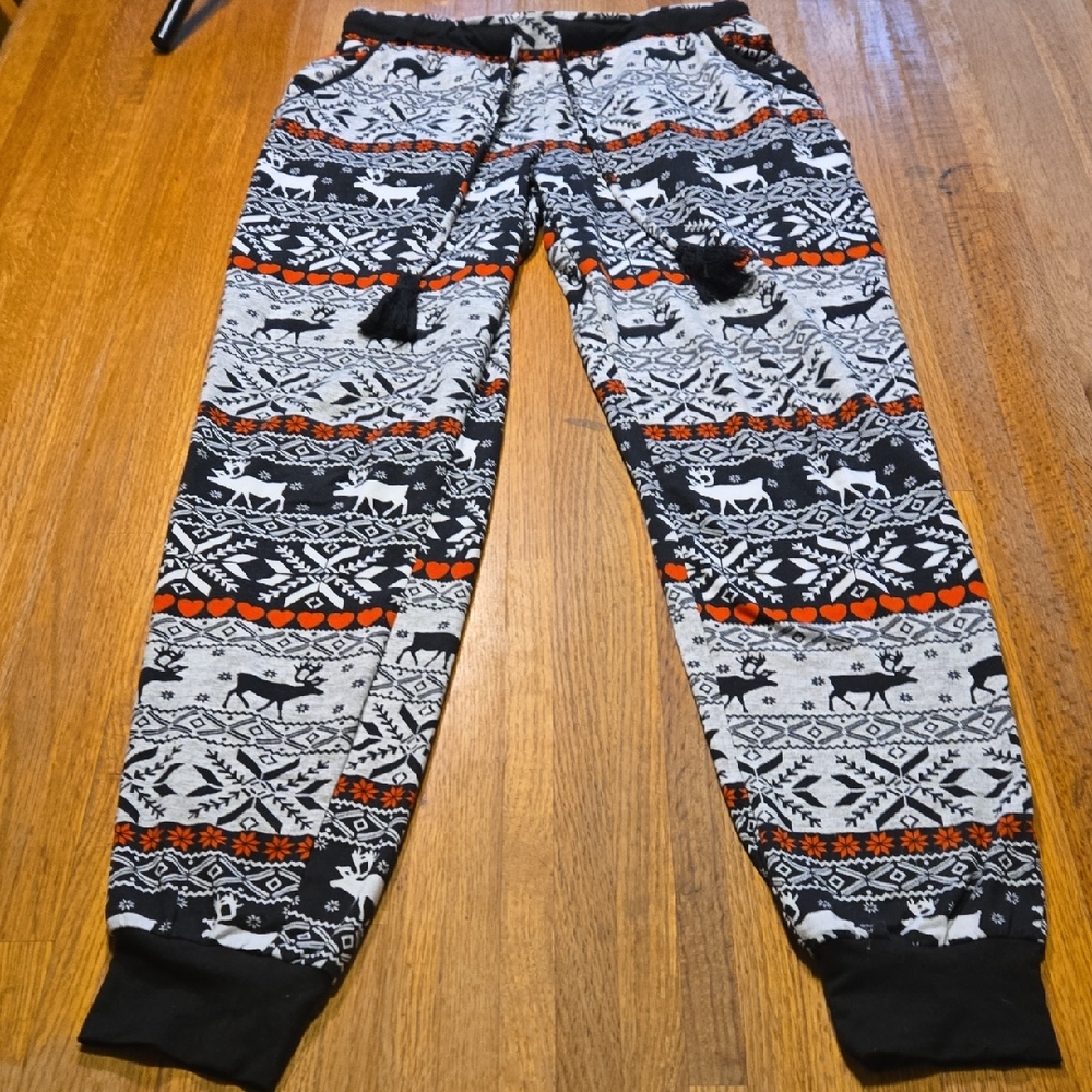 No Boundaries Women XS Gray Black Christmas Reindeer Snowflake Cuffed Leggings